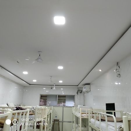 Star Dormitory Bombay Esterno foto