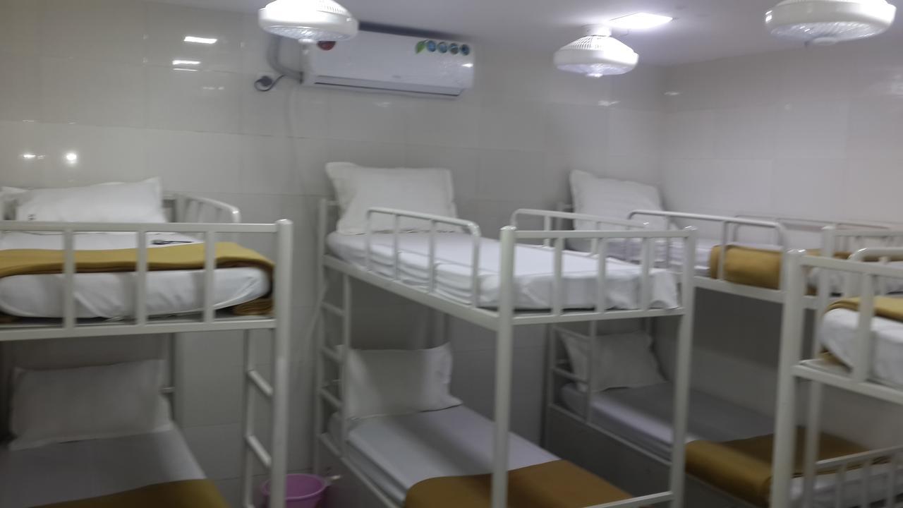 Star Dormitory Bombay Esterno foto
