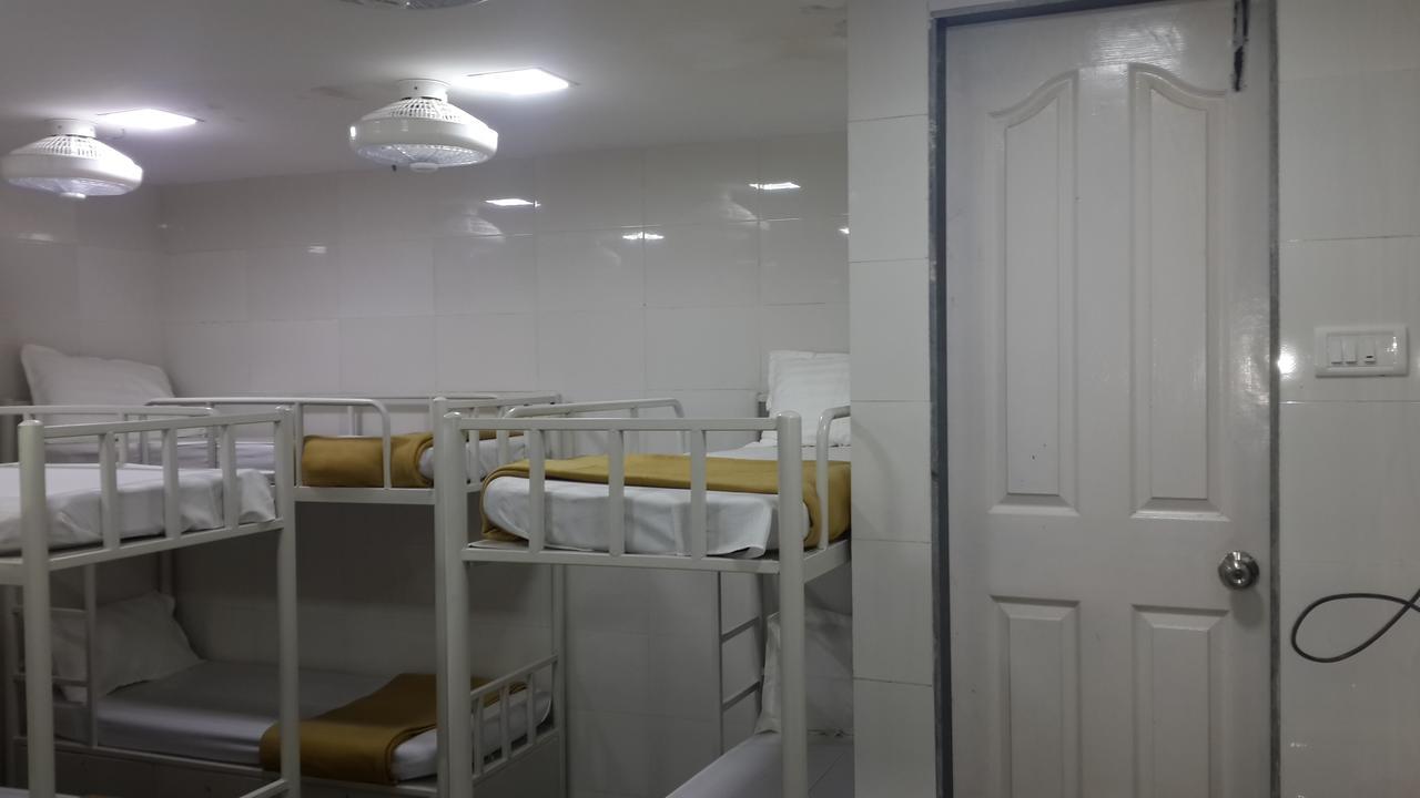 Star Dormitory Bombay Esterno foto