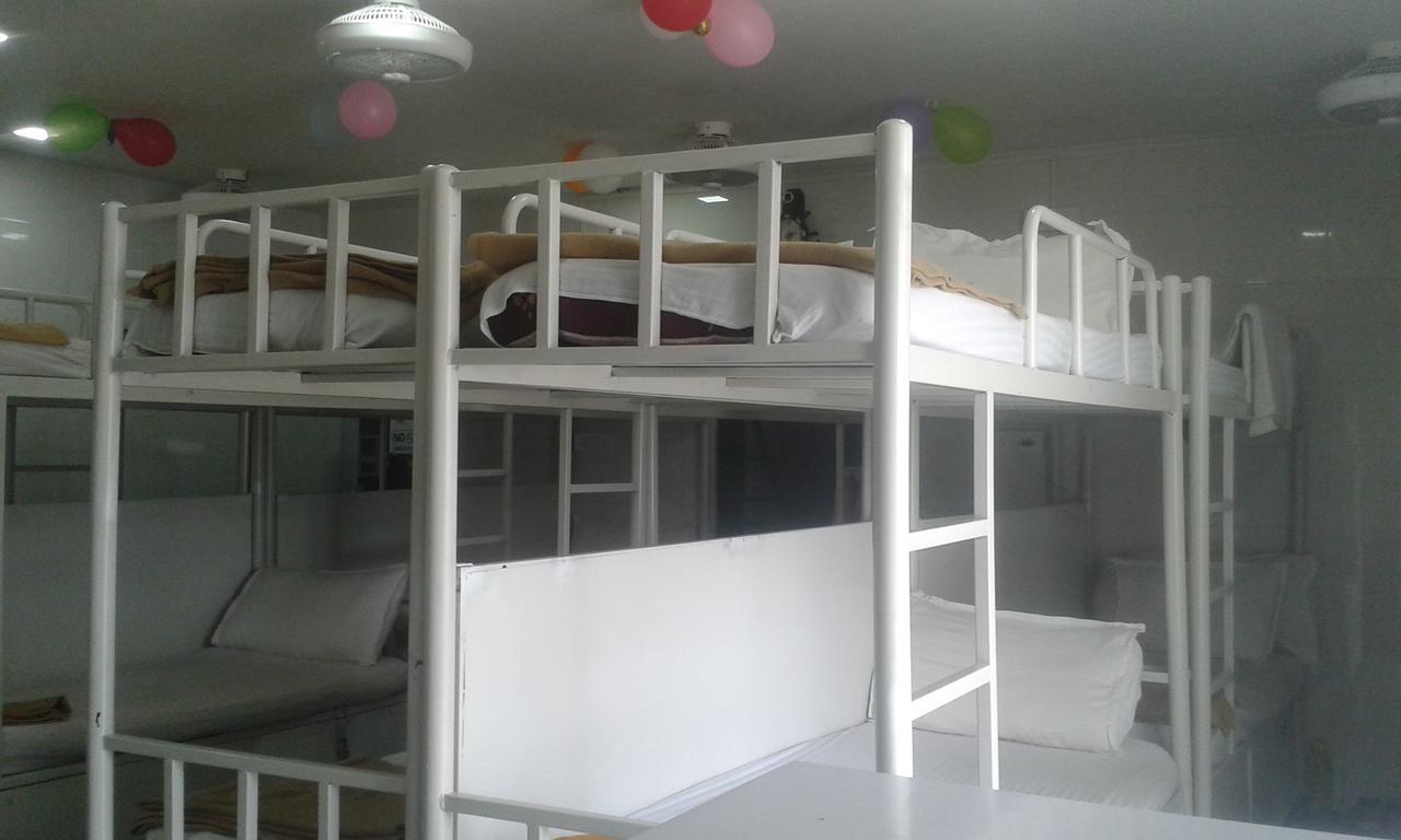 Star Dormitory Bombay Esterno foto