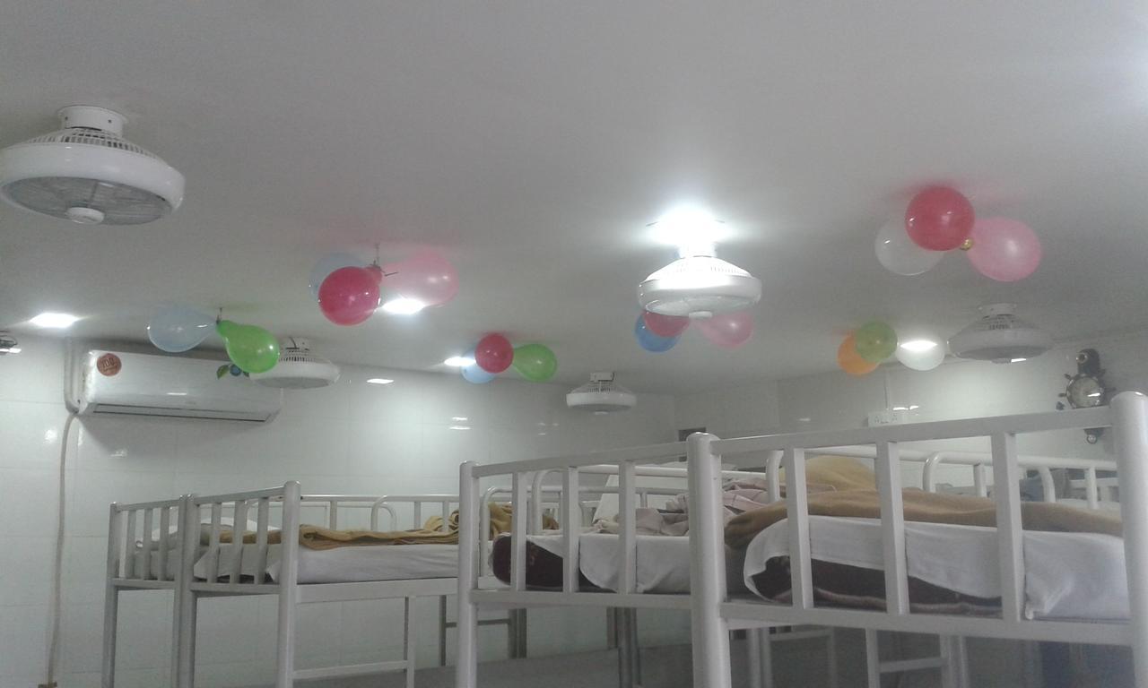Star Dormitory Bombay Esterno foto