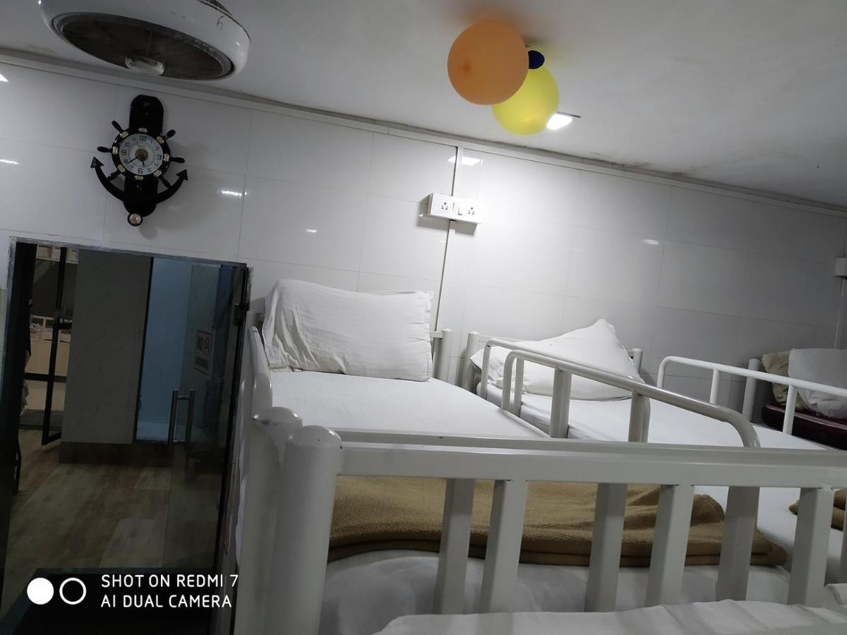 Star Dormitory Bombay Esterno foto