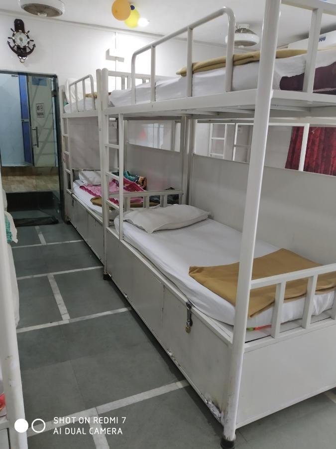 Star Dormitory Bombay Esterno foto
