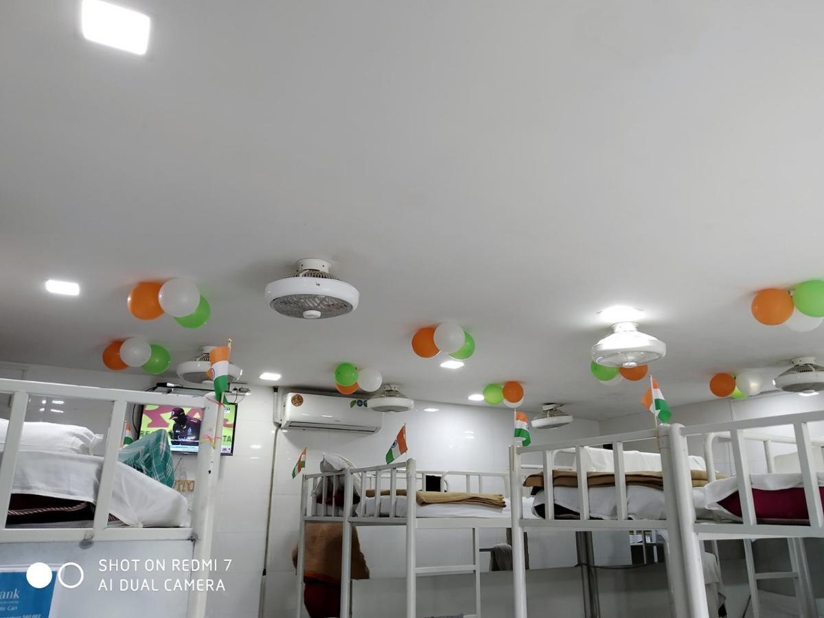 Star Dormitory Bombay Esterno foto