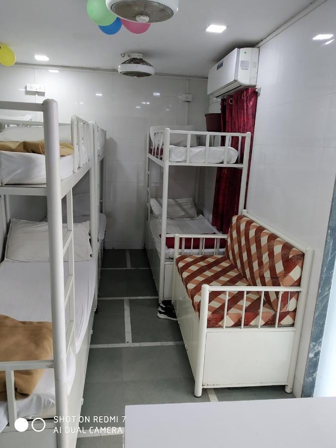 Star Dormitory Bombay Esterno foto