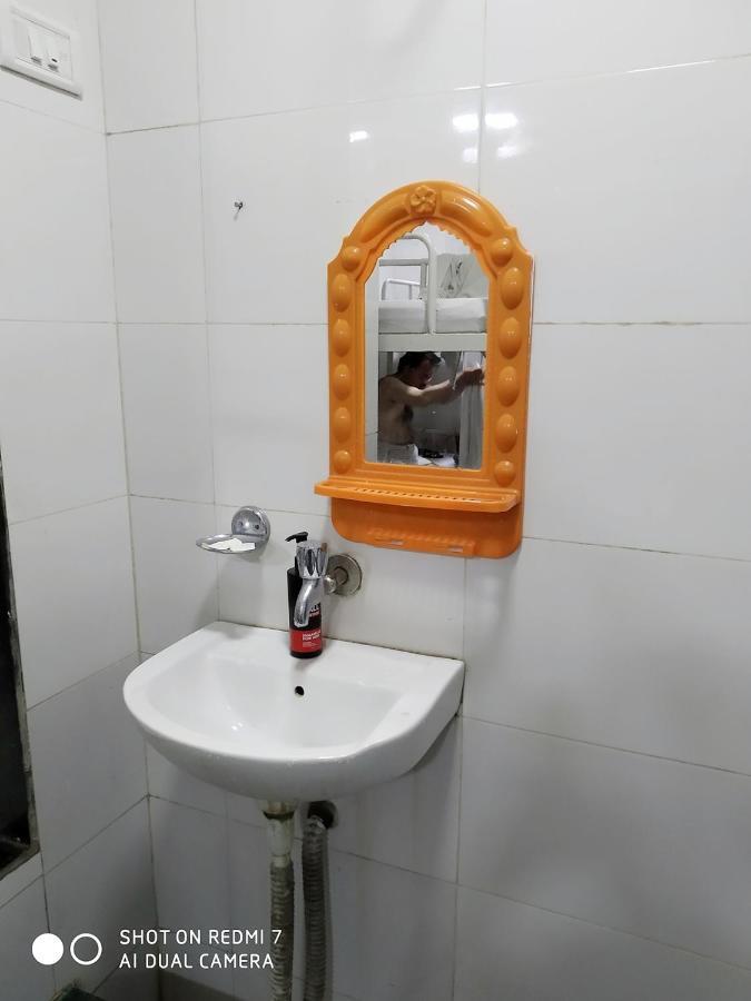 Star Dormitory Bombay Esterno foto
